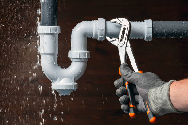 Professional Leak Detection technician working in North Springfield, VA
